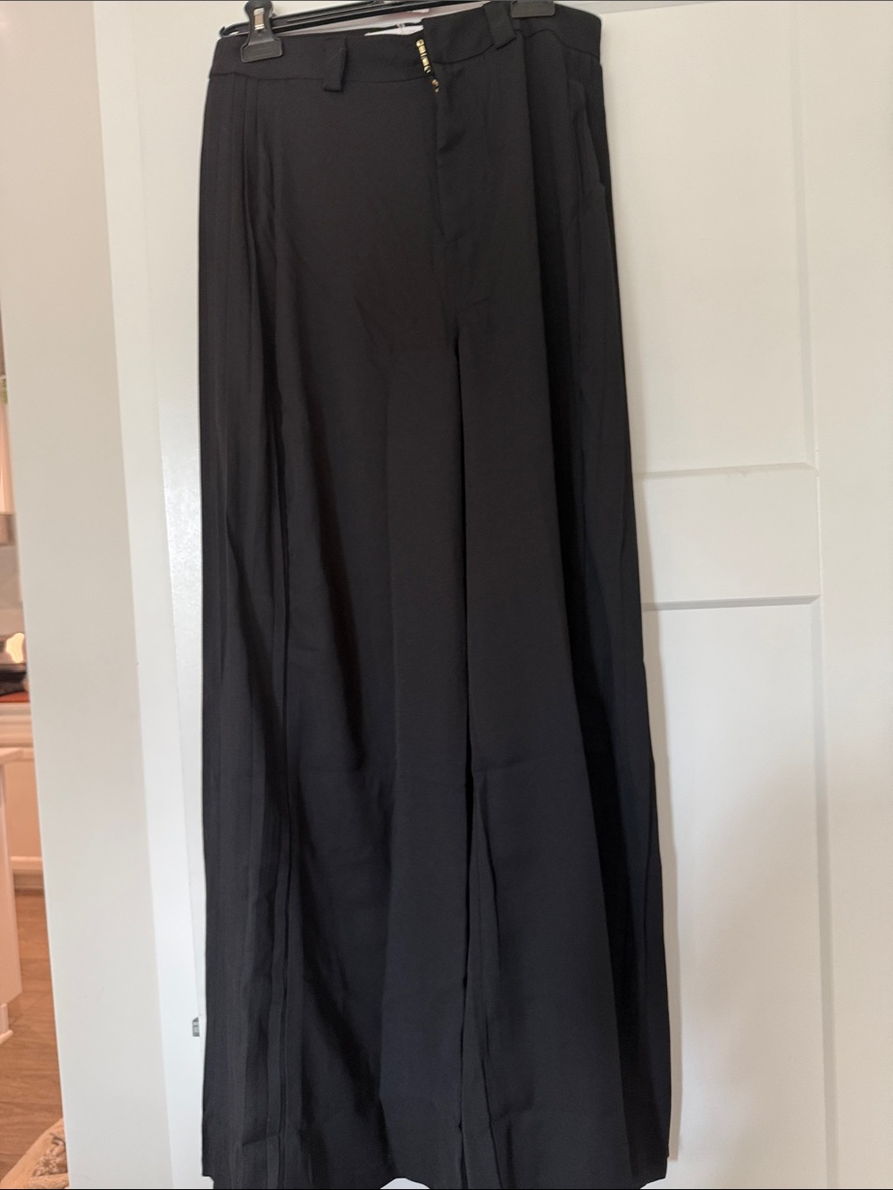 Muy Muy Black Wide-Leg Women's Dress Pants - Sleek Tailored Style